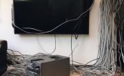 康廷家电总部全国服务中心剖析=电视背后线缆数量揭秘：连接秘密大公开