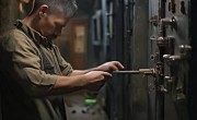 大号手表保险柜开锁方法详解