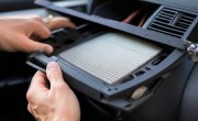 宝马740空调滤芯更换位置及方法